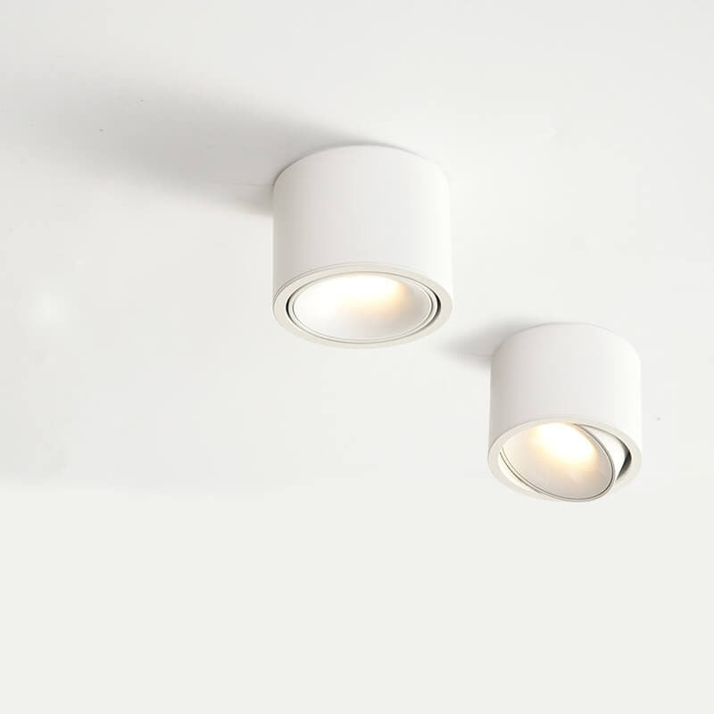 Round aluminum spotlights with tilted reflector